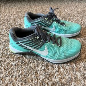 Nike Women's Metcon Flyknit